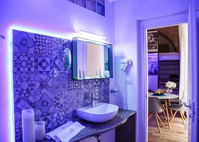 Couette-café The Bridge 4*